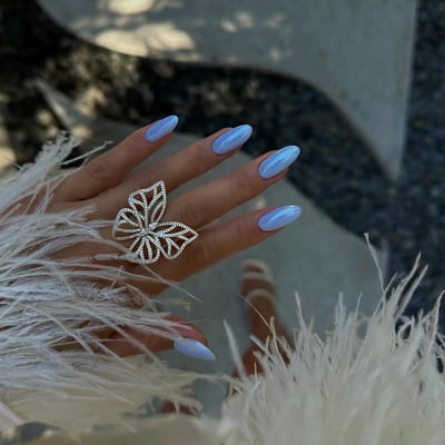glazed nails blu