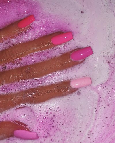 unghie estate 2024 pink nails