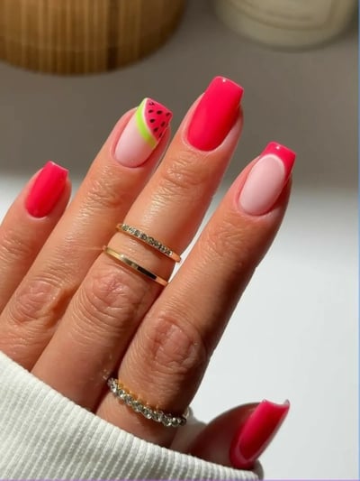 unghie fluo corallo