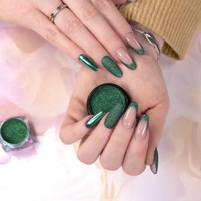 unghie metallizzate verde