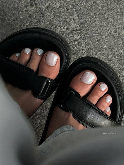 unghie piedi perlate