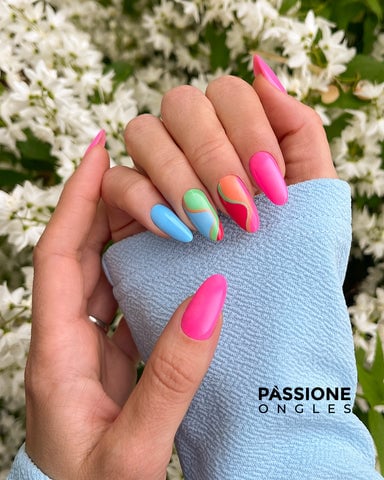 ongles fluo