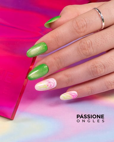 ongles fluo