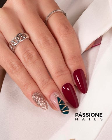 nails for christmas