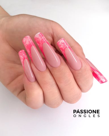 reverse french manucure ongle