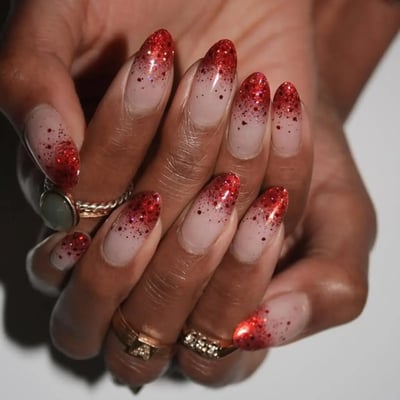 unghie rosse glitter sfumato